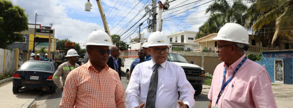 Edeeste instala transformadores y realiza trabajos  para resolver problemas eléctricos en Boca Chica